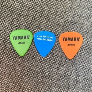 TIM McGRAW - Bob Minner 2002 Tour Issued Guitar Pick Blue Dance Hall Doctor